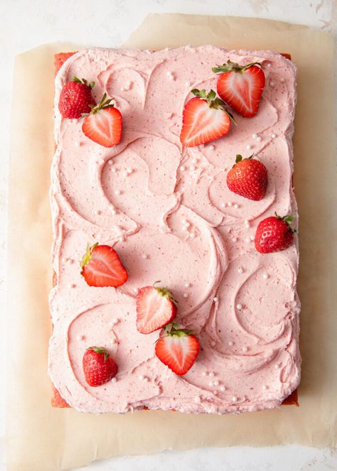 Fresh Strawberry Sheet Cake - Style Sweet Homemade Buttercream Icing, Strawberry Sheet Cake, Baby Shower Sheet Cakes, Strawberry Sheet Cakes, Vanilla Sheet Cakes, Strawberry Layer Cakes, Strawberry Cake Filling, Strawberry Cream Cheese Frosting, Creamy Frosting