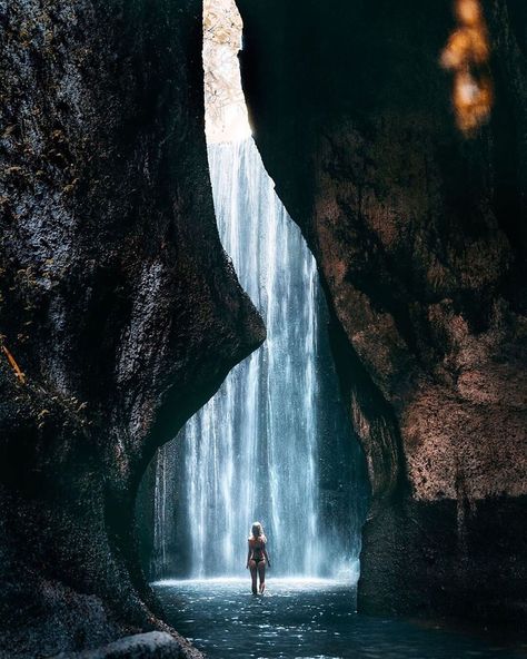 TRIP EXPLORE LOCALS INDONESIA on Instagram: “Another morning fun in Bali when enjoying this magical waterfall inside the cave. Have you add this place to your bucket list? 🌴🌿💦 . This…” Inside Waterfall, Pools Ideas, Nature Explorer, Travel Globe, Trotter, Insurance Policy, Globe Trotter, Travel Insurance, Travel Book