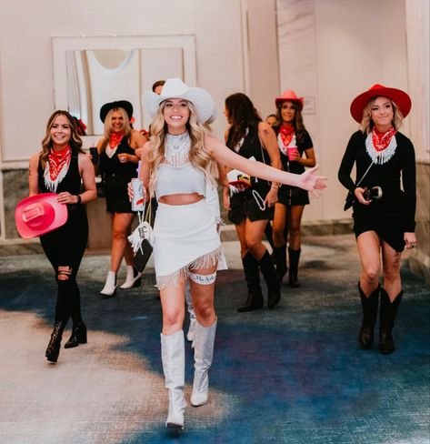 Bride Disco Cowgirl, Bachorlette Bride Outfit, Nashville Outfit Bachelorette Party, Dress Up Themes For Bachelorette Party, Bride Bach Outfits, Cowgirl Glam Bachelorette, Bacherlotte Party Outfit, Bride Country Outfit, Bach Cowgirl Outfit