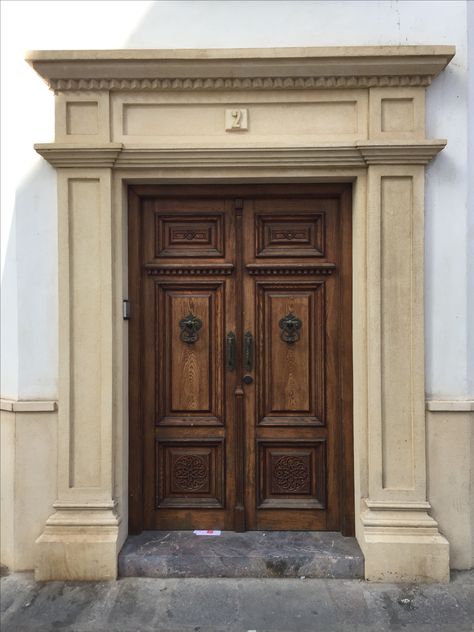 Classical Door Design Entrance, Classic Doors Entrance, Entrance Door Design Luxury, Modern Gate Design, Gate For Home, Gate Design Ideas, Luxury Houses Entrance, Georgian Doors, Laser Cut Designs