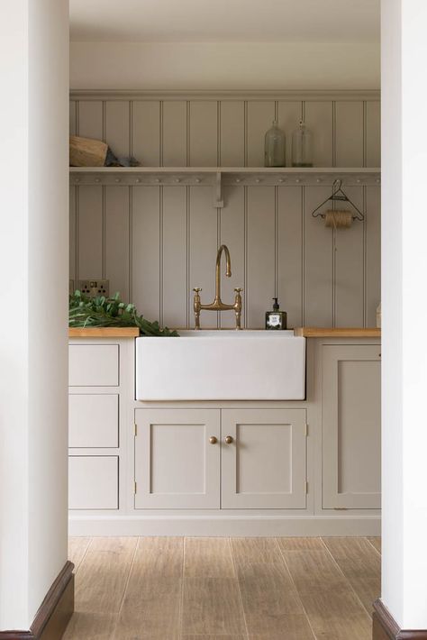 This gorgeous utility room from deVOL Kitchens has been laid with our hard-wearing Aged Oak Porcelain Boot Room Utility, Laundry Room Remodel, Farmhouse Kitchen Design, Boot Room, Laundry Mud Room, Utility Rooms, Dining Areas, Laundry Room Design, Kitchen Diner