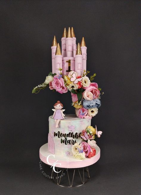 How To Make A Castle Cake, Castle Cakes For Girls Birthday, Small Princess Cake, Fairy Castle Cake, Fairy Princess Cake, Princess Theme Cake, Cinderella Birthday Cake, Castle Cakes, Disney Princess Theme