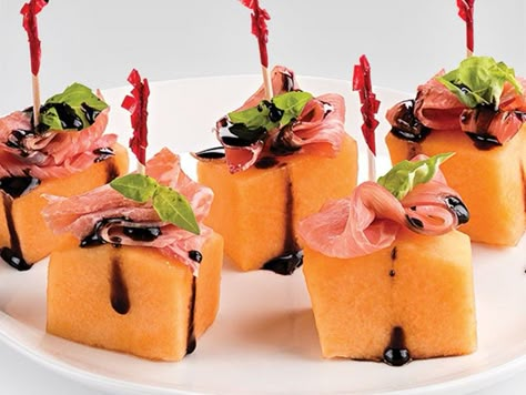 Cantaloupe Appetizer, Italian Recipes Appetizers, Italian Recipes Dessert, Recipes Authentic, Italian Recipes Traditional, Italian Recipes Easy, Italian Pasta Recipes, Balsamic Reduction, Appetizer Bites