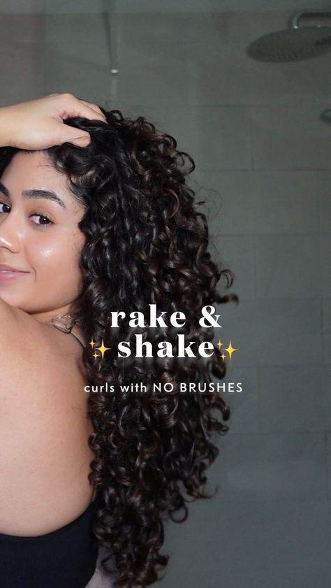 How To Detangle Curly Hair, Rake And Shake Curly Hair, Curly Hair Method Steps, Curly Hair Definition, Curl Clumps, Detangle Curly Hair, Curly Hair Techniques, Curly Styling, Curly Hair Brush