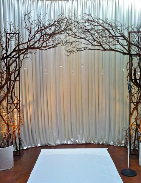 Branches are awesome. I would have this in the middle of the woods, though! Diy Wedding Arbor, Diy Fotokabine, Enchanted Forest Prom, Wedding Arbors, Garden Backdrops, Booth Backdrops, Wedding Arbour, Wedding Ceremony Arch, Photo Booth Ideas