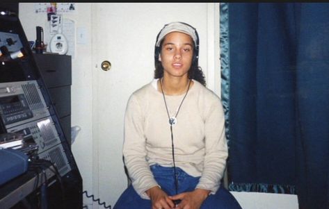 Alicia being a tomboy in her teenage years Max Core, Visual Archive, Key Photo, Bedroom Studio, Alicia Keys, Childhood Photos, Real Style, Studio S, Black Culture