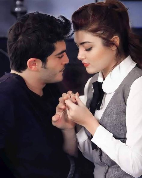 Murat And Hayat Pics, Hayat Murat, Hayat And Murat, Famous In Love, Marriage Couple, Romantic Couples Photography, Love Couple Photo, Couple Photoshoot Poses, Actors Images