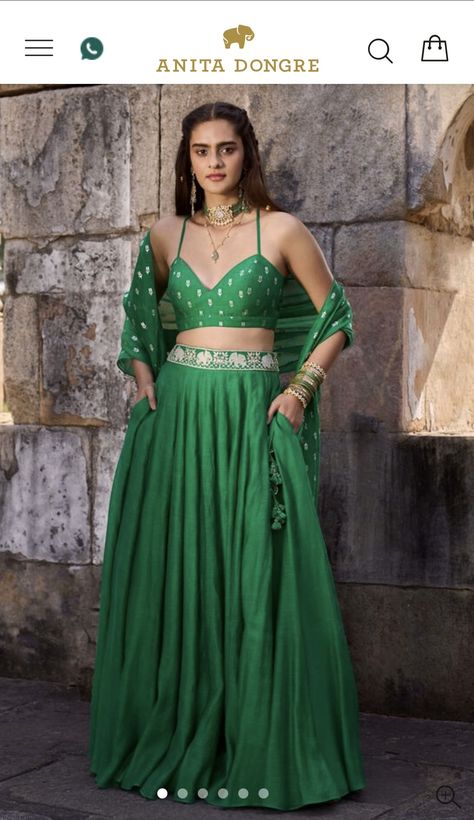 Bottle Green Lehenga, Choli Blouse Design, Foil Prints, Mehendi Outfits, Choli Blouse, Lehenga Designs Simple, Lehnga Dress, Indian Bride Outfits, Green Lehenga