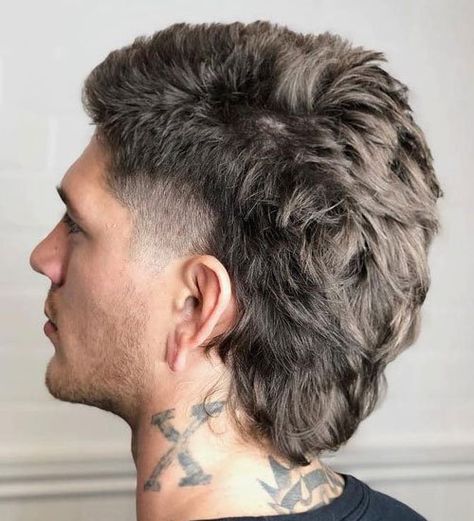 57 Cool Mullet Haircuts For Men (2022 Style Guide) Modern Mullet Haircut, New Men Hairstyles, Mens Hairstyles Curly, Mullet Fade, 2019 Hairstyles, Mohawk Hairstyles Men, Drag Make-up, Men Beard, Mullet Haircut