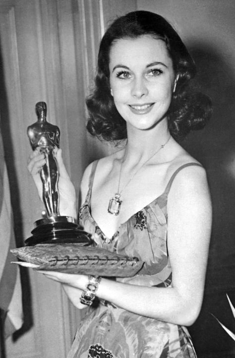 La historia de depresión y soledad detrás de “la mujer más bella de Hollywood”: Vivien Leigh, la actriz de “Lo que el viento se llevó” - Infobae Best Actress Oscar, Rhett Butler, A Streetcar Named Desire, Scarlett O'hara, Margaret Mitchell, Lady Macbeth, Oscar Award, Olivia De Havilland, Carole Lombard