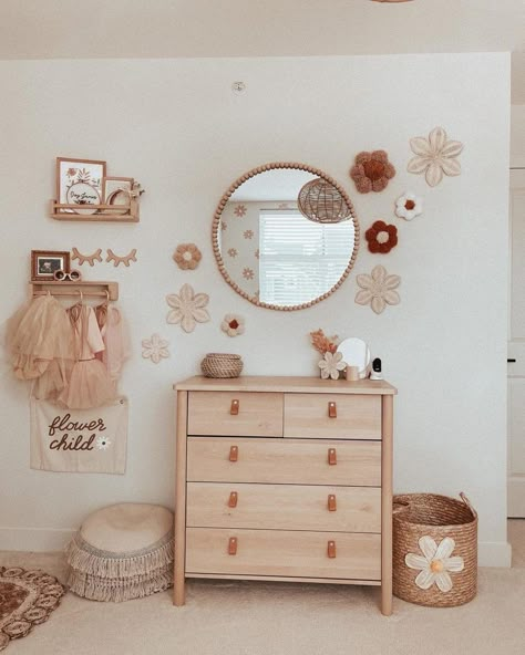 Nursery Themes Boho, Baby Girl Nursery Themes Boho, Girl Room Inspiration, Boho Baby Room, Baby Nursery Inspiration, Girl Nursery Themes, Baby Room Neutral