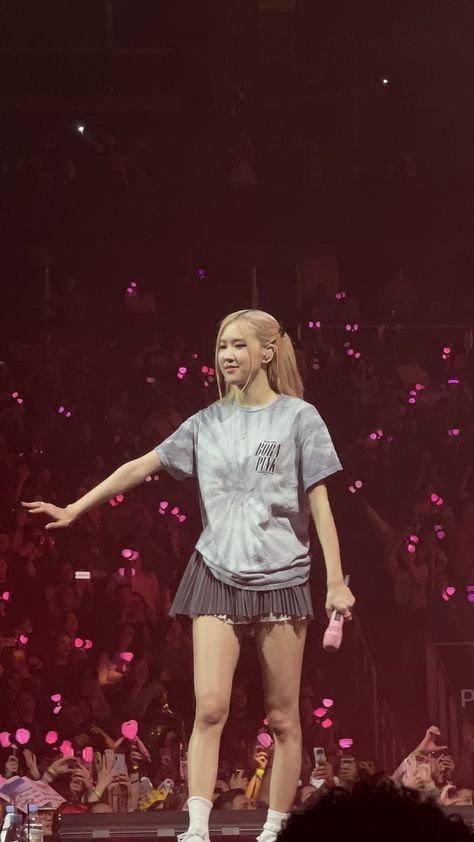 Rosé Stage, Rosé Concert, Blackpink Born Pink, Rose Queen, Rose And Rosie, Born Pink World Tour, Pink Tour, Born Pink, Rosé Blackpink