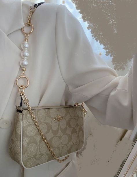 𝘮𝘺 𝘱𝘳𝘰𝘧𝘦𝘴𝘴𝘰𝘳 𝘣𝘺 𝘳𝘴 𝘨𝘳𝘦𝘺 | 𝘢𝘦𝘴𝘵𝘩𝘦𝘵𝘪𝘤 Clean Boujee Aesthetic, Medium Bags Handbags, Disgner Bag, Trendy Crossbody Bags 2023, Purses And Handbags Aesthetic, Luxury Bags Aesthetic, Trendy Designer Bags, Designer Handbags Aesthetic, Designer Bags 2023