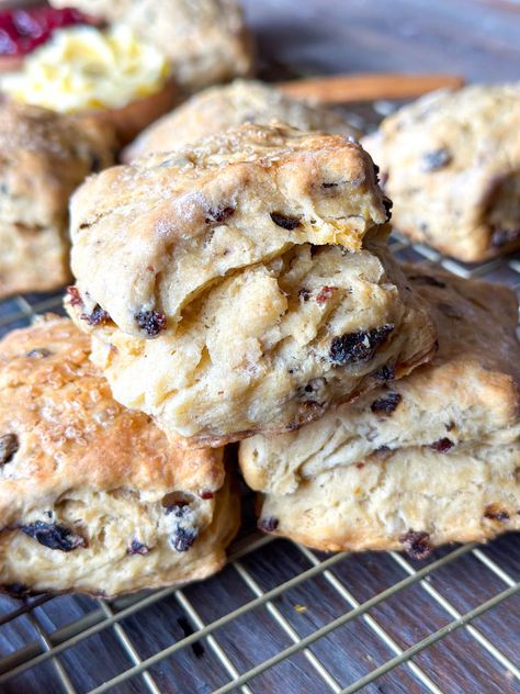 These easy Irish soda bread scones are a sweet twist on a classic Irish bread recipe. Tender and crumbly with sweet and chewy currants. They pair exceptionally well with sweet or savory toppings, making them a versatile addition to breakfast, brunch, or your St patricks Day celebration. Irish Soda Bread With Currants, Irish Bread Recipe, Soda Bread Scones, Irish Scones Recipe, Easy Irish Soda Bread, Irish Scones, Irish Bread, Scones Recipe Easy, Irish Soda Bread Recipe