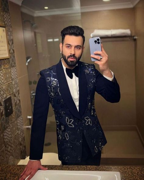 Stylish Tuxedo For Men Wedding, Walima Ideas, Tuxedo For Men Wedding, Indian Wedding Suits Men, Stylish Boy Clothes, Men Tuxedo, Indian Wedding Clothes For Men, Partywear Suits, Men Suits Wedding