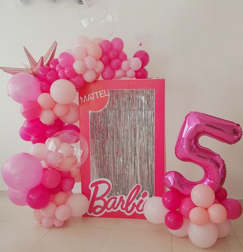 Easy Barbie Birthday Decorations, Barbie Birthday Balloons, Barbie Bday, Barbie Pool Party, Princess Birthday Decorations, Barbie Party Decorations, Barbie Birthday Cake, Barbie Theme Party, Baby Birthday Invitations