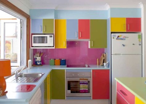 10 Colorful Kitchens That Buck The All-White Trend – SheKnows Images Of Kitchen Islands, Rainbow Kitchen, Green Backsplash, Colourful Kitchen, Chevron Kitchen, White Subway Tile Backsplash, Purple Kitchen, Kitchen Design Color, Kabinet Dapur