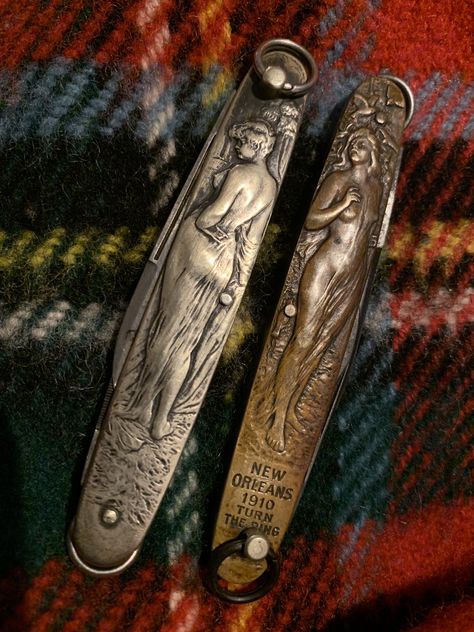 Both early 1900’s. W. H. Morley & Sons ring turn knives Victorian Knife, All The Old Knives, Otf Knives, Antique Knife, Vintage Knife, Collectible Knives, Pretty Knives, Dagger Knife, Knife Collection