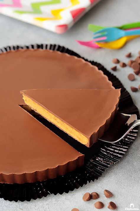 Reeses Recipes, Peanut Butter Cup Pie, Cup Pie, Reeses Candy, Pizza Sugar Cookie, Peanut Butter Cups Recipe, Heavenly Desserts, Peanut Butter Fudge Easy, Fruit Pizza Sugar Cookie