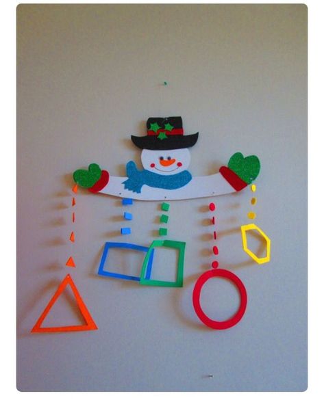 Nursery Class Decoration, School Board Decoration, Preschool Classroom Decor, Shapes Preschool, Baby Learning Activities, Preschool Art Activities, Hand Crafts For Kids, New Year's Crafts, Board Decoration