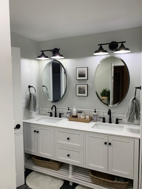 Half Bathroom Remodel, Black And White Bathroom, Harbour Town, Half Bathroom, Dream House Rooms, Bathroom Inspo, Bathroom Cabinets, Renovation Ideas, White Bathroom