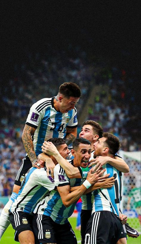 Follow plz Messi And Alvarez, Julian Y Enzo Argentina, Depay Memphis, Argentina Wallpaper, Argentina Players, Argentina Football Team, Argentina Team, Enzo Fernandez, Argentina World Cup