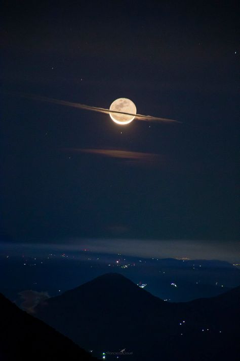 Beautiful Sky Pictures, Night Sky Moon, Astronomy Pictures, The Evil Within, Sky Moon, Dead Space, Night Pictures, Sky Pictures, Moon Photography