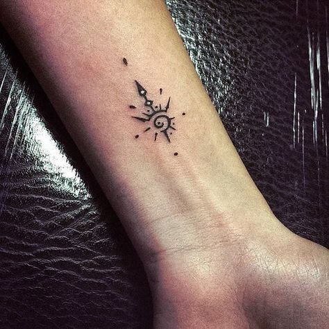 1000+ ideas about Small Tattoos Men on Pinterest | Cool small ... Unique Hand Tattoos For Men, Meaning Full Tattoos, Tattoo Sonne, Tato Naga, Hippie Tattoo, Cool Wrist Tattoos, Men's Small Tattoo, Boho Tattoos, Tato Lengan