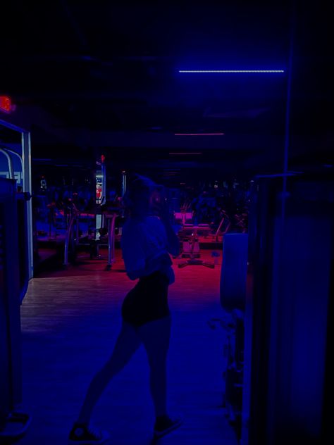 Gym Inspo Women, Neon Gym, Gym Outfit Inspo, Gym Vibes, Outfit Gym, Outfit Inspo Summer, Gym Inspo, Black Neon, Women Outfit