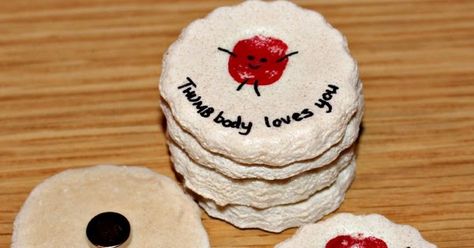 Thumbprint salt dough magnet craft.   'Thumb body loves you' magnets. A great gift to be made by toddlers, preschoolers or older kids for Valentines day or Mothers Day. Valentines Day Crafts For Preschoolers, How To Make Salt Dough, Toddler Valentine Crafts, Salt Dough Crafts, Valentine Craft, Valentine's Day Crafts For Kids, Preschool Valentines, Kids Valentines, Magnet Crafts