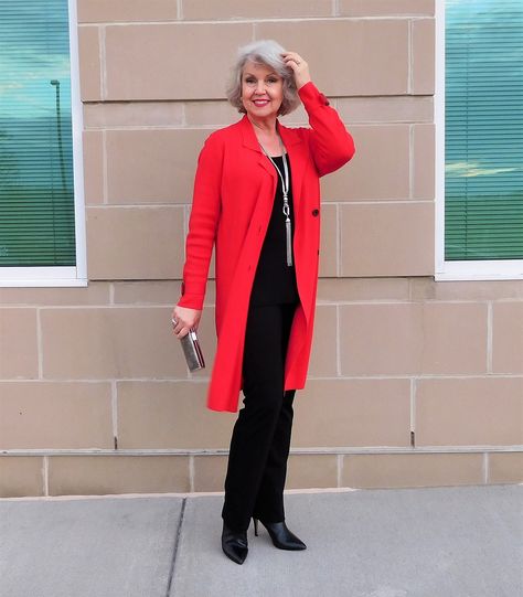 Susan After 60, Casual Fashion Trends, Minimal Wardrobe, Over 60 Fashion, Older Women Fashion, Women Fashion Edgy, 60 Fashion, Over 50 Womens Fashion, Fashion Over 40