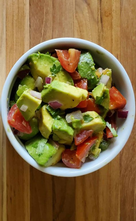 Easy Chunky Guacamole - Amy's Nutrition Kitchen Chunky Guacamole, Jalapeno Pepper, Easy Delicious, Stuffed Jalapeno Peppers, I Choose, Vegan Paleo, Paleo Gluten Free, Lime Juice, Guacamole