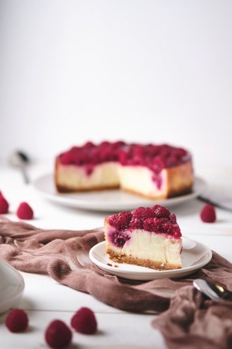 Food Network Cheesecake Recipes, Ina Garden Raspberry Cheesecake, Ina Garden Cheesecake, Ina Garten Cake Recipes, Ina Garten Cheesecake Recipe, Ina Garten Dessert Recipes, What To Make For Dessert, Rasberry Cheesecake, Cheesecake Images