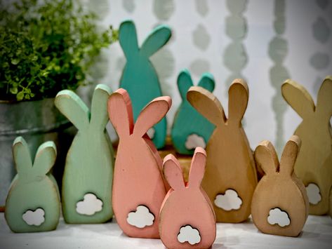 Easter Wood Projects, Bunny Butts, Wood Bunny, Easter Wood Crafts, Adorable Bunnies, Farmhouse Easter, Tier Tray Decor, Tray Diy, Wood Project