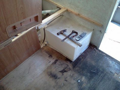 Fresh water tank area under dinette bench seat. Camper Floor Replacement, Camper Flooring, Rv Exterior, Camper Trailer Remodel, Rv Maintenance, Camper Makeover, Camper Renovation, Trailer Remodel, Rv Remodel