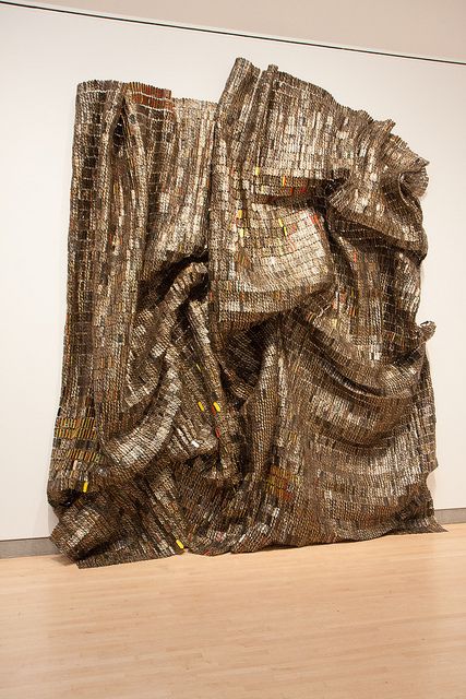 El Anatsui, Fiber Sculpture, Brooklyn Museum, African Artists, Sculpture Installation, Land Art, Textile Artists, Abstract Background, African Art