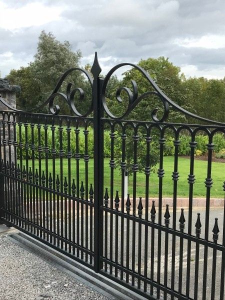 Wrought Iron Gates Driveway Entrance, Garden Gates And Fences Entrance, Wrought Iron Gates Entrance Front Entry, Wrought Iron Gates Driveway, Farm Gates Entrance, Main Gate Designs, Iron Gates Driveway, Entrance Gates Driveway, Custom Iron Gates