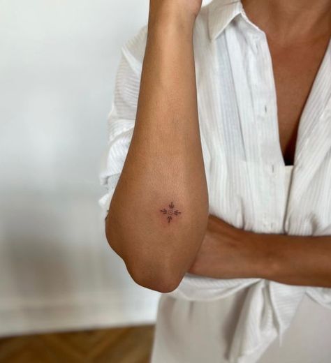 Embroidery Style Tattoo, Tattoos On The Back Of The Arm, Tiny Ornamental Tattoo, Monstrance Tattoo, Spanish Tile Tattoo, Tattoos On Arm For Women, Small Boho Tattoo, Delicate Wrist Tattoos For Women, Art Related Tattoos