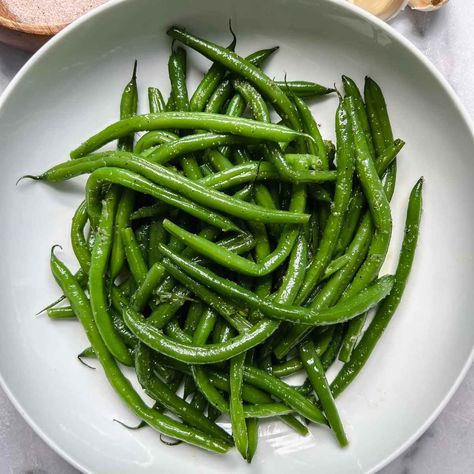 Quick Steamed Green Beans Rosemary Pork Tenderloin, Steamed Green Beans, Ladies Lunch, Steam Recipes, Frozen Green Beans, Pork Tenderloin, Side Dishes Easy, Vegan Paleo, Minced Garlic