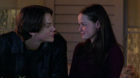 15 Best 'Gilmore Girls' Moments Between Rory & Dean, Because He Built Her A Car, Remember? Gilmore Girls Reunion, Gilmore Girls Dean, Dean Forester, Gilmore Girls Quotes, Jess Mariano, Slenderman, Stars Hollow, Tv Couples, Together Again