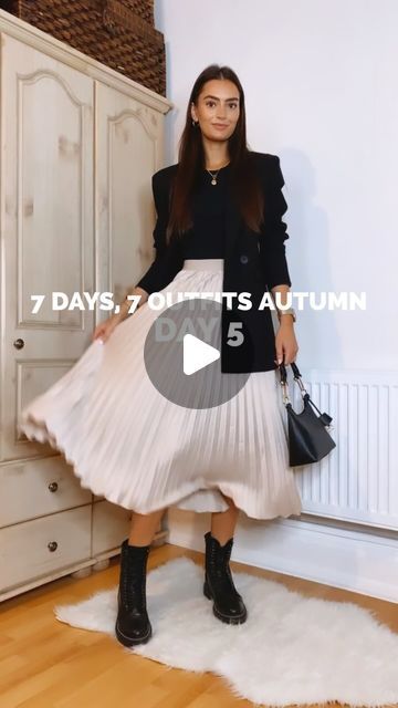 Patricia | Peexo on Instagram: "7 Days, 7 Outfits for Autumn: Day 5 🍂 Outfit links in my bio - #pleatedskirt #midiskirt #midiskirtoutfit #hmxme #blackblazer #blazerstyle #imwearingri #bikerboots #laceupboots #autumnootd #autumnstyle #reelsvideo #reelvideo #outfitidea #outfitreel #fashionvideo #fashionreels #stylereels" Outfits For Autumn, Pleated Black Skirt, Outfit Links, Pleated Skirt Outfit, Midi Skirt Outfit, Fashion Videos, Winter Fits, Skirt White, Biker Boots