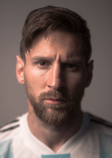 Messi Face Hd, Lionel Messi Haircut, Messi Face, Athletes Reference, Lionel Messi Posters, Soccer Drawing, Wwe Seth Rollins, Messi Poster, Football Awards