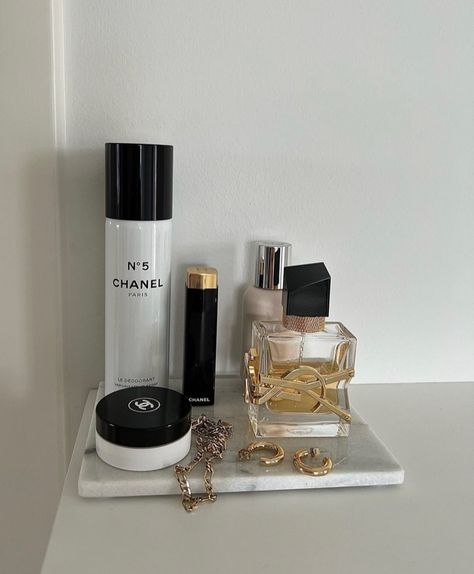 Dior Primer, Chanel Makeup Aesthetic, Chanel Lip Balm, Perfume Ysl, Ysl Fragrance, Ysl Perfume, Ysl Libre, Beauty Dior, Chanel Perfume Bottle