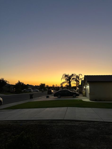 California Neighborhood Aesthetic, California Neighborhood, Sunset Watching, Neighborhood Walk, California Aesthetic, California Palm Trees, Girl Walk, Autumn October, Sunset Vibes