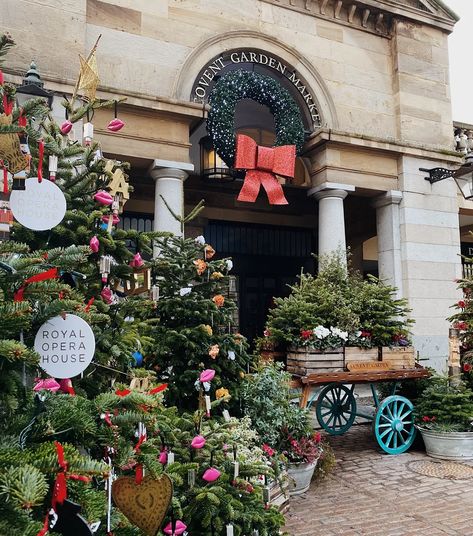 Things to Do | Covent Garden Christmas Covent Garden, Things To Do At Christmas, Christmas Sandwiches, Home Screen Christmas, London Video, Santa Experience, London With Kids, Snow Showers, Sims 4 Inspiration