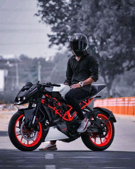 Bike Rider Photography, Facebook Cover Images Wallpapers, Black Hd Wallpaper Iphone, Best Love Photos, Biker Boy, Profile Picture Images, Ktm Rc, Flower Background Iphone, Bike Drawing