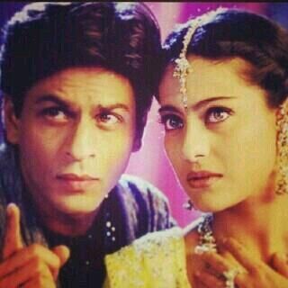 yeh ladki hai allah Shahrukh Khan And Kajol, Shah Rukh Khan Movies, Srk Movies, Vintage Bollywood Aesthetic, 90s Bollywood Aesthetic, Indian Couple, Francisco Lachowski, 90s Bollywood, Bollywood Couples