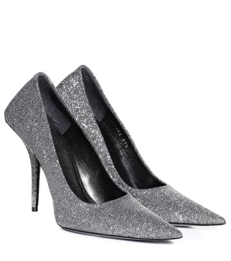 Pumps Outfit Winter, Pumps Outfit Dress, Silver Pumps Outfit, Silver Pumps Heels, Sweaters Outfits Winter, Pumps Outfit, Winter Sweater Outfits, Glitter Pumps, Silver Pumps