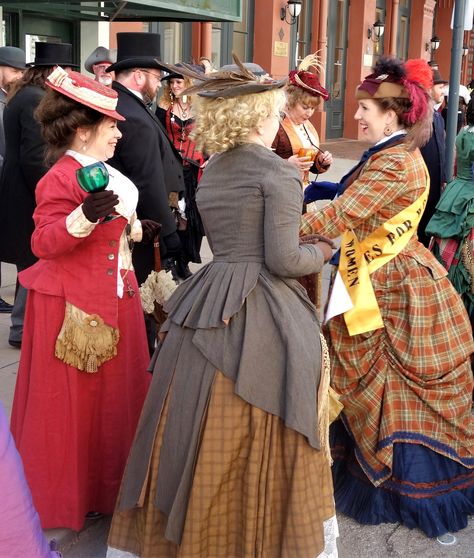 Dickens on the Strand 2018 1860 Fashion, Period Costumes, Galveston, Tis The Season, Victorian Fashion, Vintage Clothing, Vintage Looks, Victorian Dress, Period