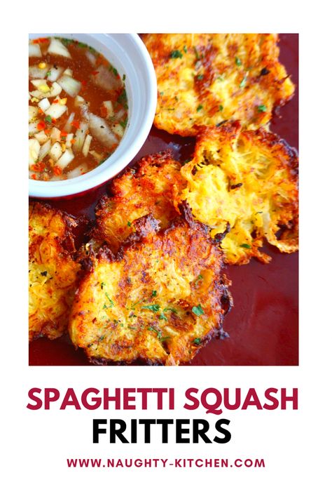 Low carb spaghetti squash Spaghetti Squash Latkes, Fried Spaghetti Squash, Spaghetti Squash Fritters, Parents With Child, Squash Fritters, Sweet Potato Fritters, Easy Low Carb Snacks, Baked Spaghetti Squash, Potato Fritters